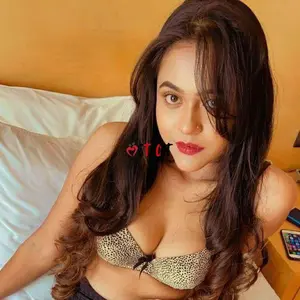 She will take the dick in her mouth and give full enjoyment and fuck from all sides.