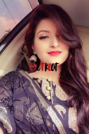 Sehanaj married call girl in Pune